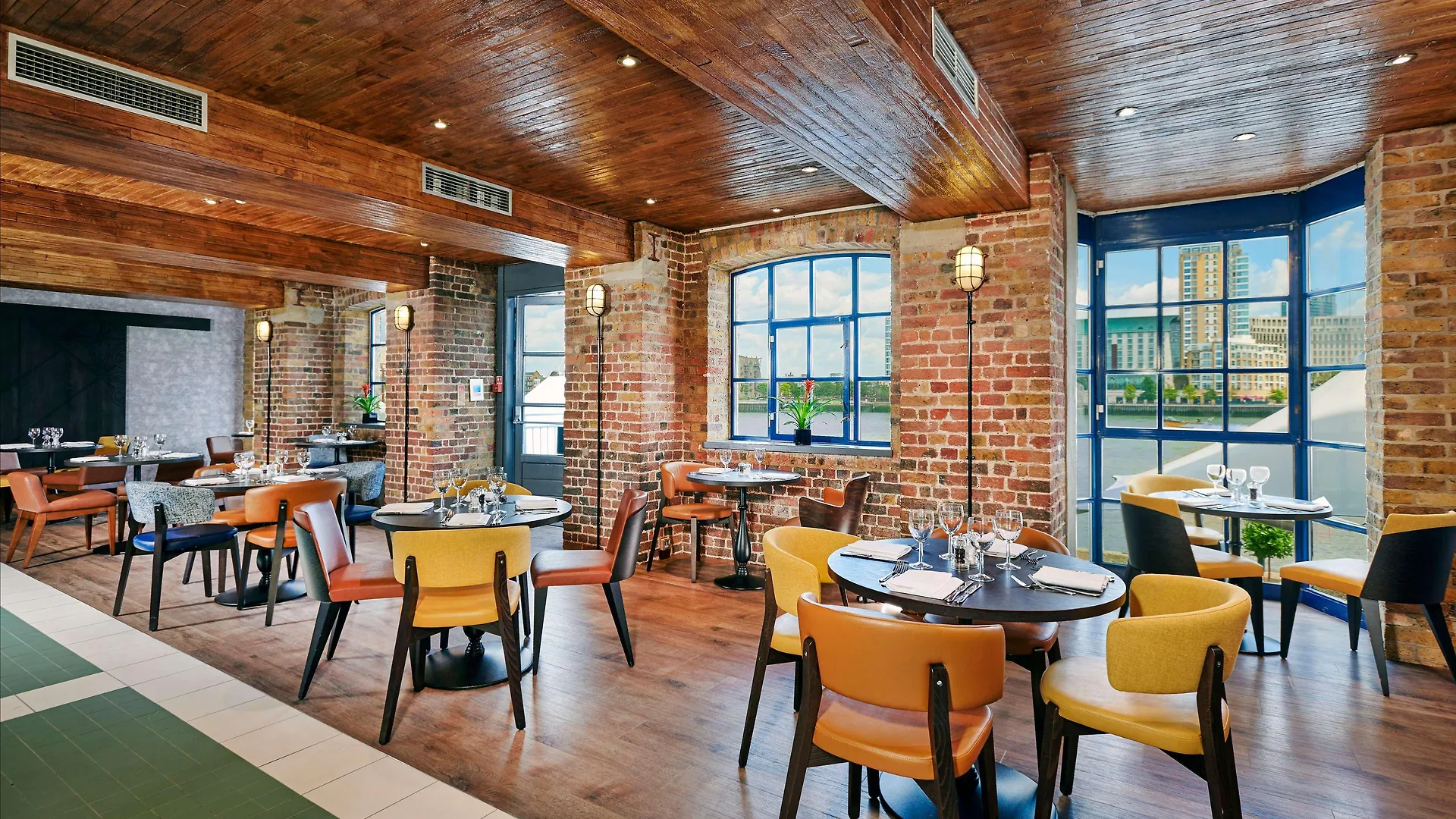 Doubletree By Hilton London - Docklands Riverside