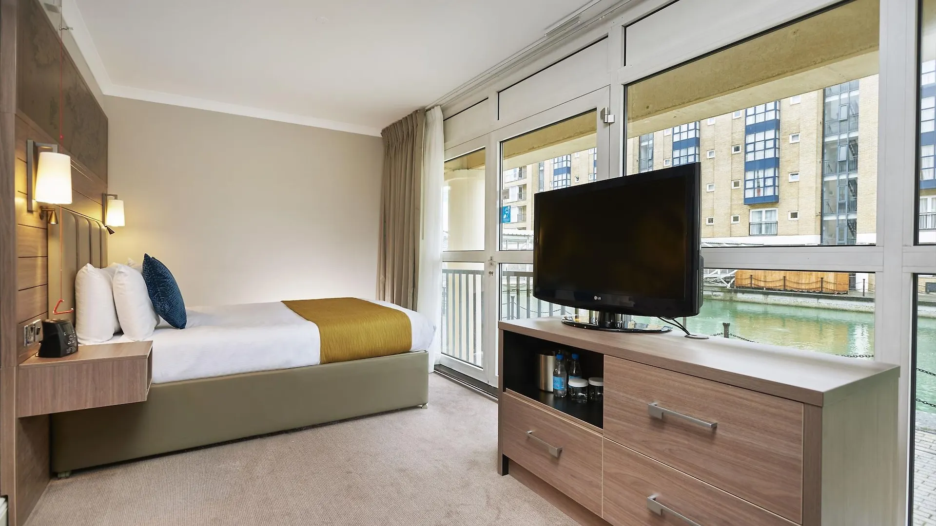 Hotel Doubletree By Hilton London - Docklands Riverside