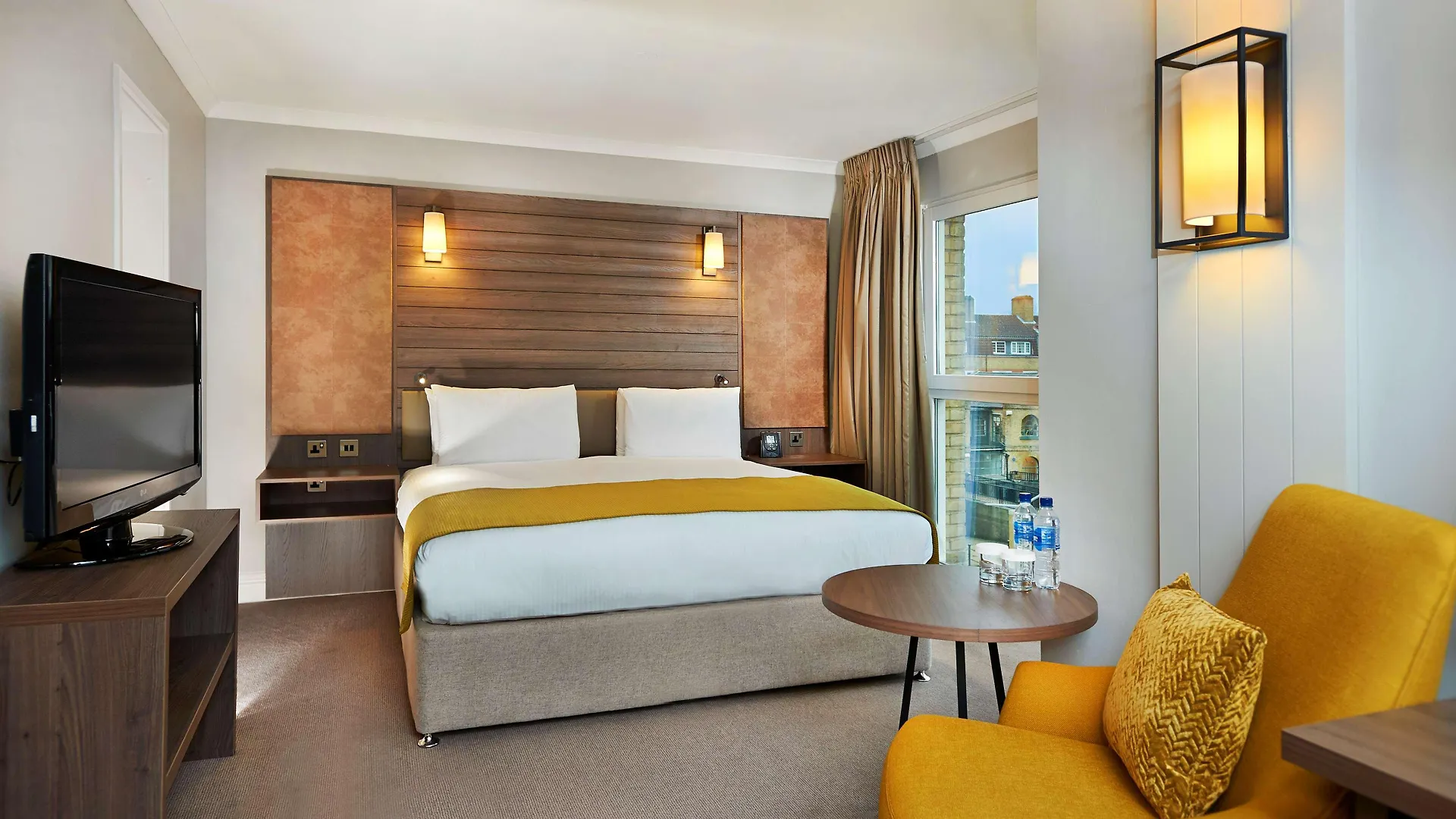 Doubletree By Hilton London - Docklands Riverside 4*,