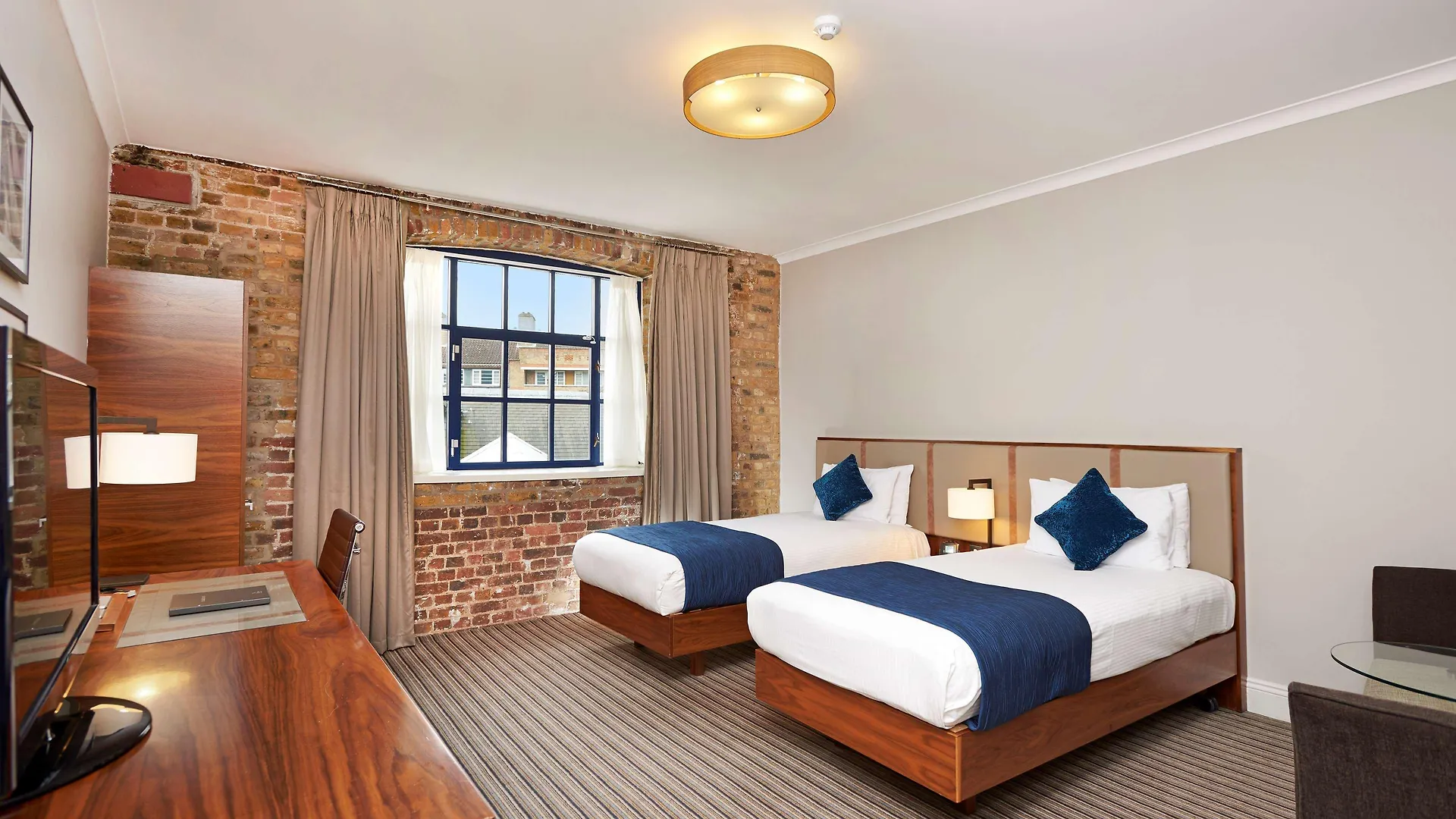 Otel Doubletree By Hilton London - Docklands Riverside