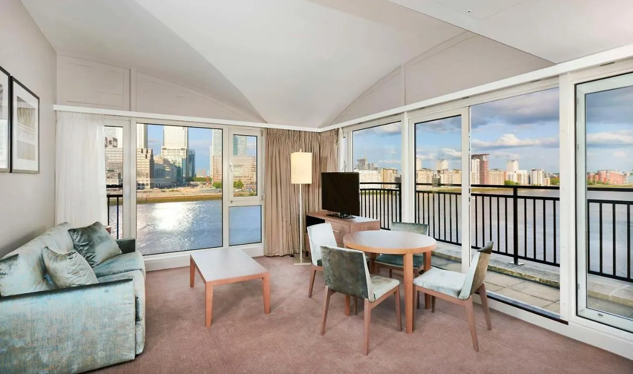 Doubletree By Hilton London - Docklands Riverside