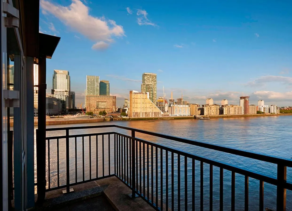Otel Doubletree By Hilton London - Docklands Riverside